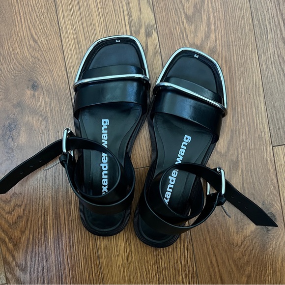 ALEXANDER WANG Sora Halo Flat Leather Sandals in Black - Picture 5 of 9
